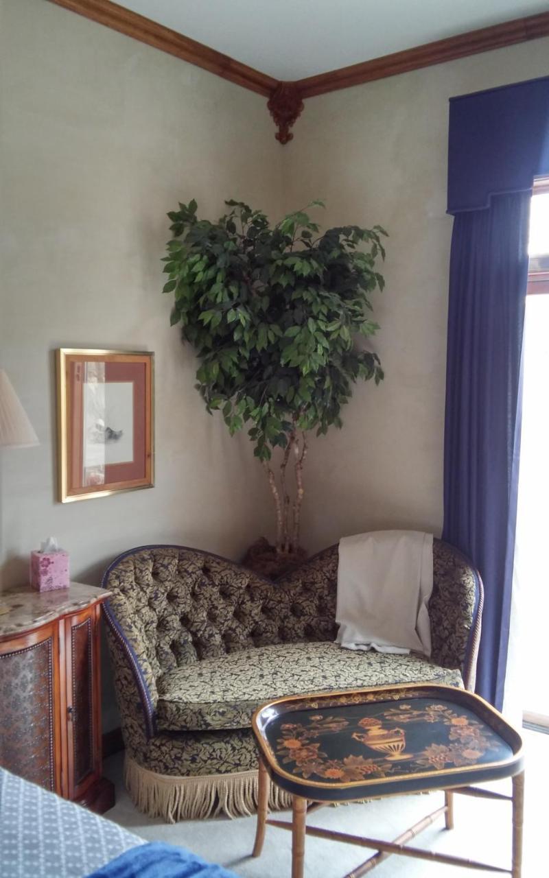 Inntiquity, A Country Inn Logansport Экстерьер фото